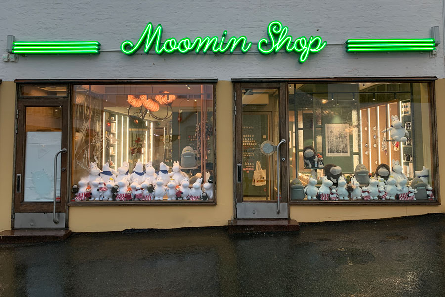 moomin shop front in lasipalats